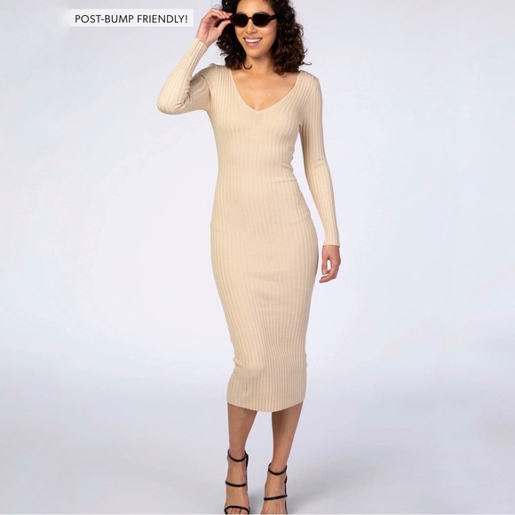 Taupe V-Neck Long Sleeve Fitted Maxi Dress - Picture 2 of 5